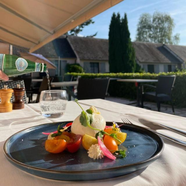 Hotel Restaurant Les Coquelicots, The Originals Relais Saint-Pardoux-l'Ortigier Exteriör bild