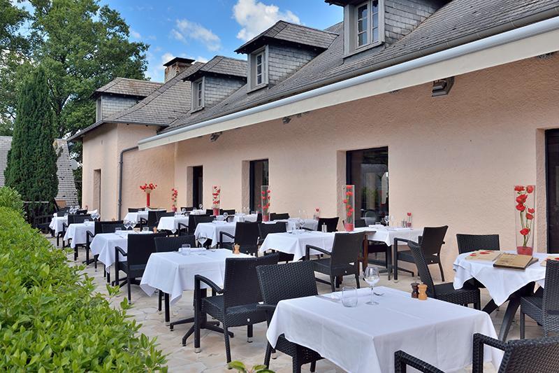 Hotel Restaurant Les Coquelicots, The Originals Relais Saint-Pardoux-l'Ortigier Exteriör bild
