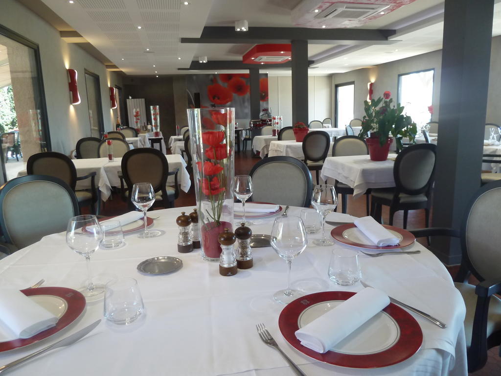 Hotel Restaurant Les Coquelicots, The Originals Relais Saint-Pardoux-l'Ortigier Exteriör bild